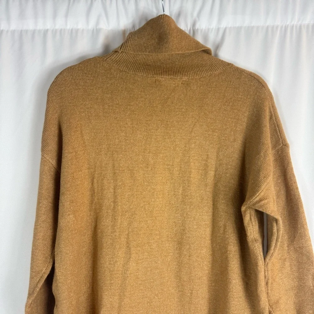 Banana republic turtleneck soft pullover sweater NWT Size: S